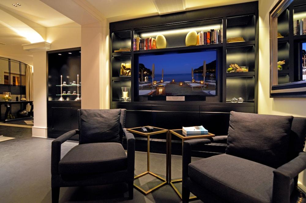 Otel Eight 5*