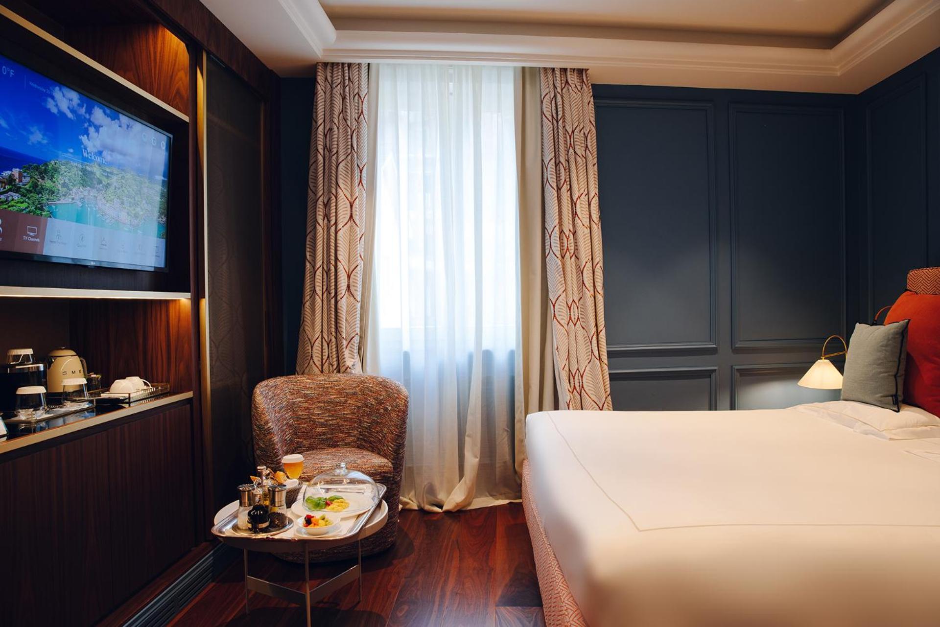 Eight Otel 5*